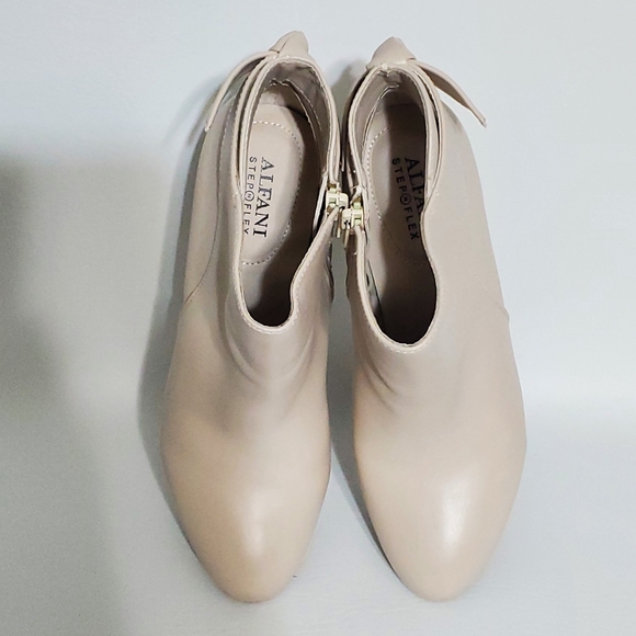 Alfani Step Flex Elegant Cream Ankle Boots Women's Heeled Booties Size 7 - Picture 7 of 9